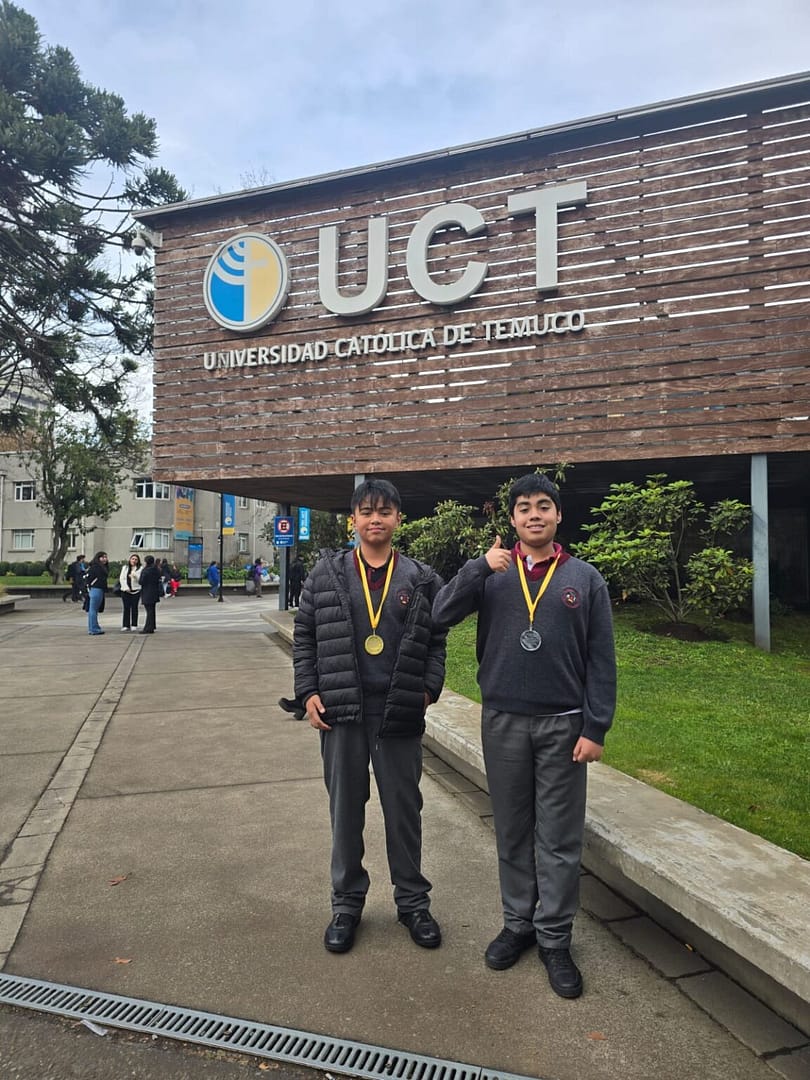 ¡Orgullo total! Estudiantes destacan en importante concurso literario